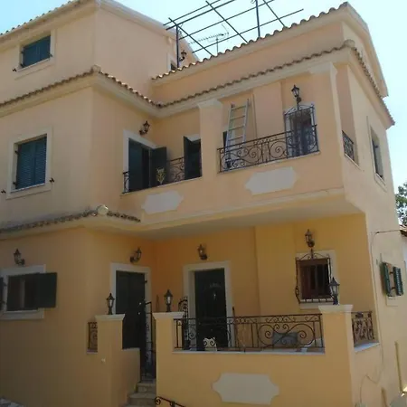 Eleni's House In 别墅 *